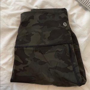 Green Camo Wunder Under Leggings